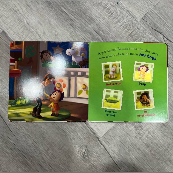 𐙚⋆˚✿˖° Meet the Gang Board Book 𐙚⋆˚✿˖° - Picture 6 of 10